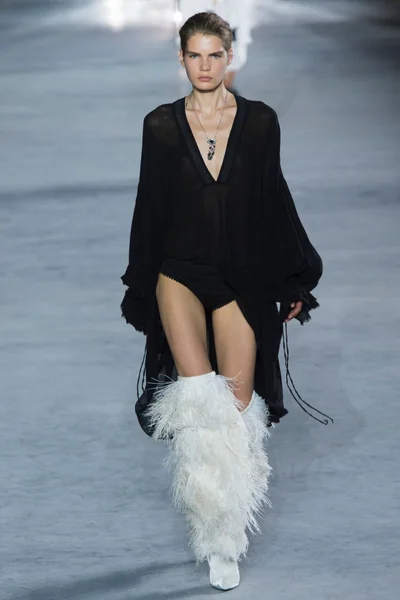 Look 38